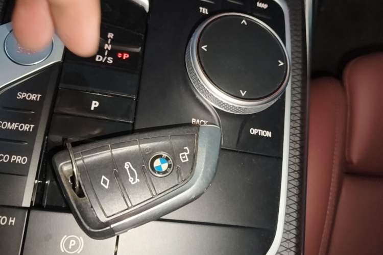 Used BMW 3 Series 2025 330Li M Sport Shadowline Package Vehicle Key