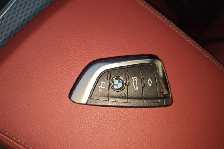 Used BMW 3 Series 2025 330Li M Sport Shadowline Package Vehicle Key