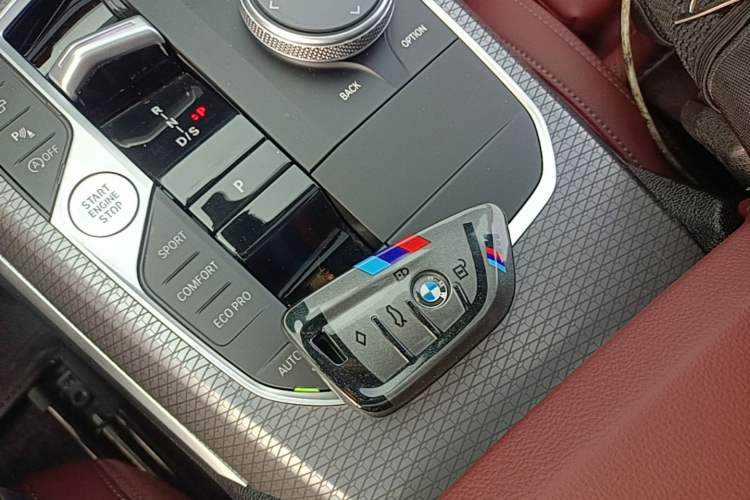 Used BMW 3 Series 2025 330Li M Sport Shadowline Package Vehicle Key