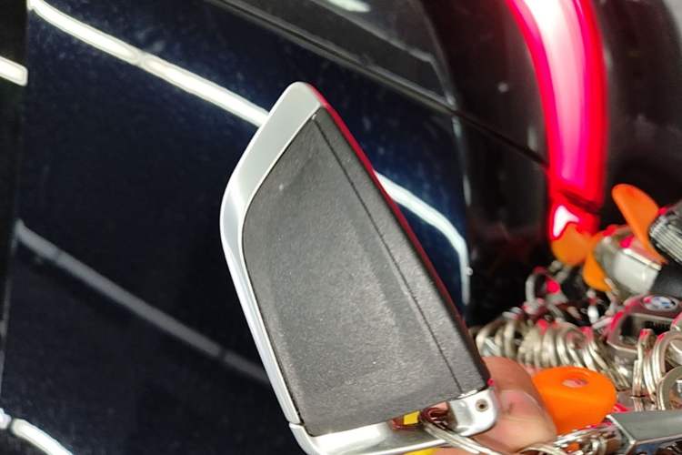 Used BMW 3 Series 2025 325Li M Sport Package Vehicle Key