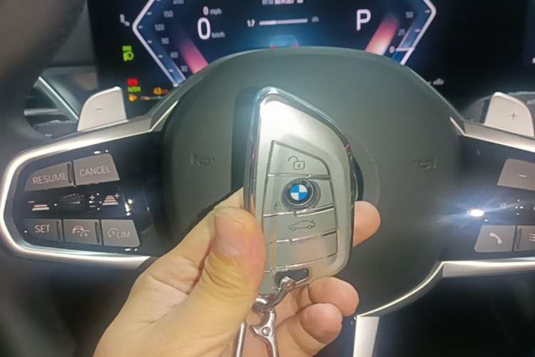 Used BMW 3 Series 2025 330Li M Sport Shadowline Package Vehicle Key