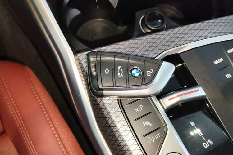 Used BMW 3 Series 2025 330Li M Sport Shadowline Package Vehicle Key