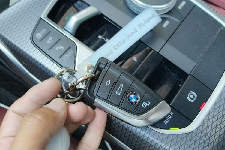 Used BMW 3 Series 2025 330Li M Sport Shadowline Package Vehicle Key
