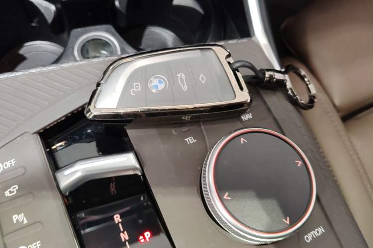Used BMW 3 Series 2025 330Li M Sport Shadowline Package Vehicle Key