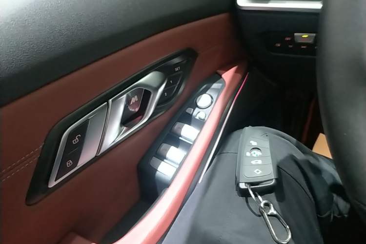 Used BMW 3 Series 2025 330Li M Sport Shadowline Package Vehicle Key