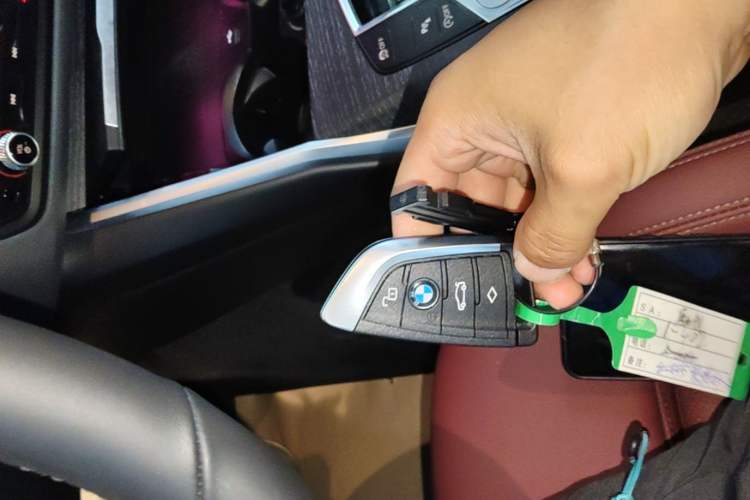 Used BMW 3 Series 2025 325Li M Sport Package Vehicle Key
