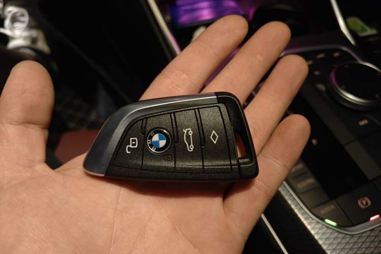 Used BMW 3 Series 2025 330Li M Sport Shadowline Package Vehicle Key