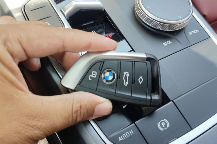 Used BMW 3 Series 2025 325i M Sport Package Vehicle Key