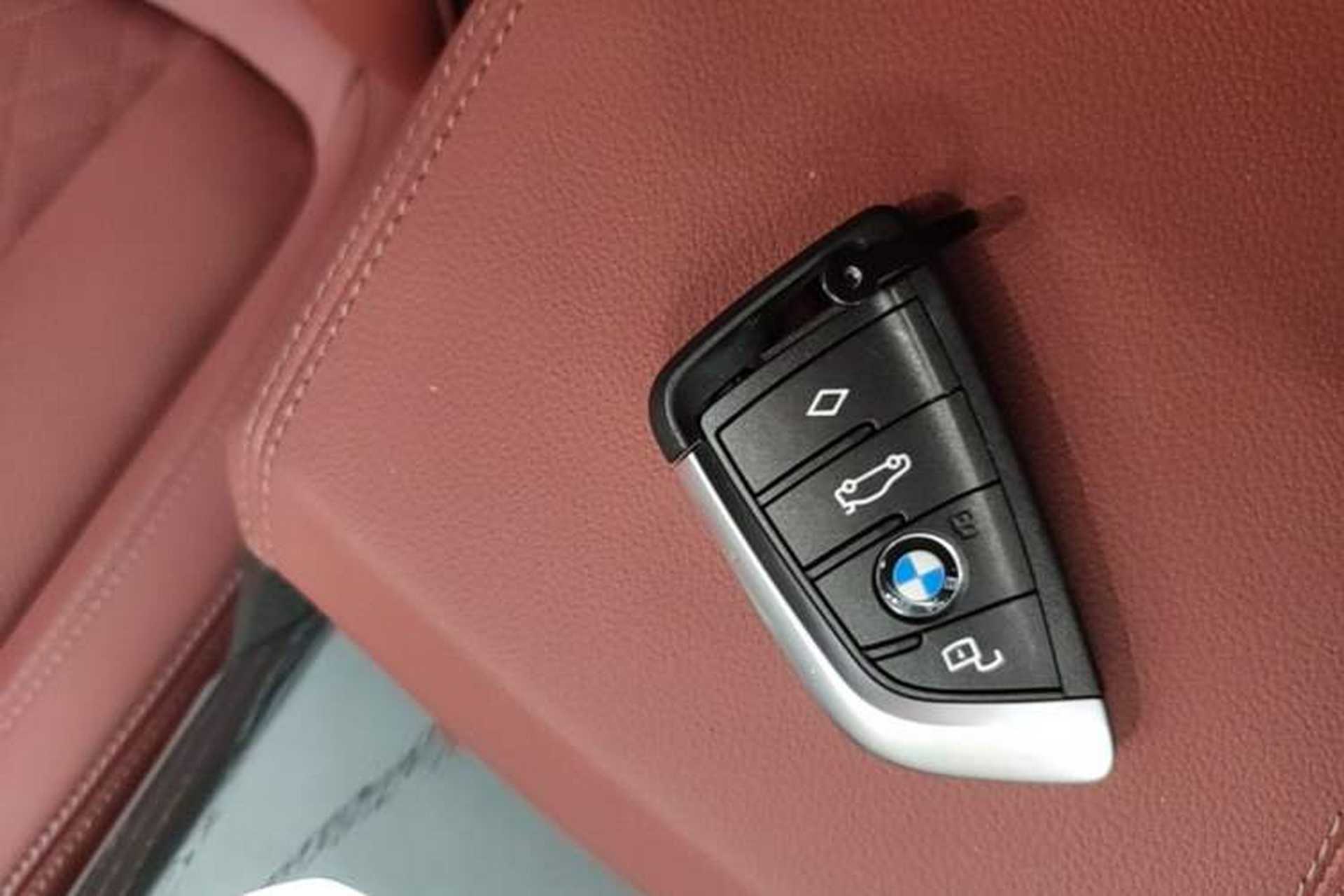 Used BMW 3 Series 2025 330Li M Sport Shadowline Package Vehicle Key
