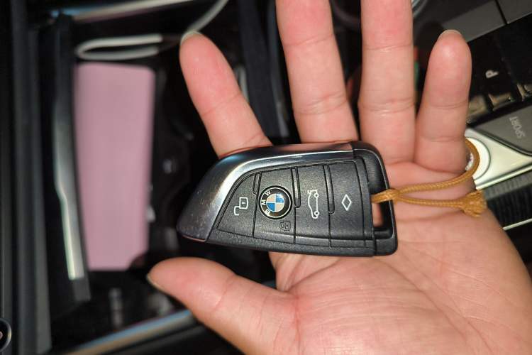 Used BMW 3 Series 2025 325Li M Sport Package Vehicle Key