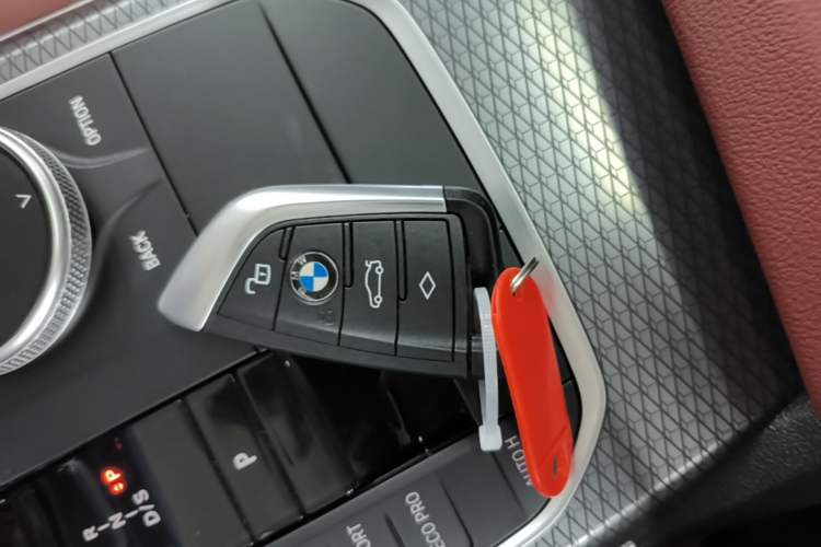 Used BMW 3 Series 2025 330Li M Sport Shadowline Package Vehicle Key