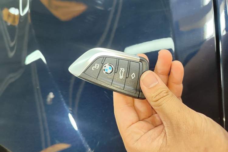 Used BMW 3 Series 2025 325i M Sport Package Vehicle Key