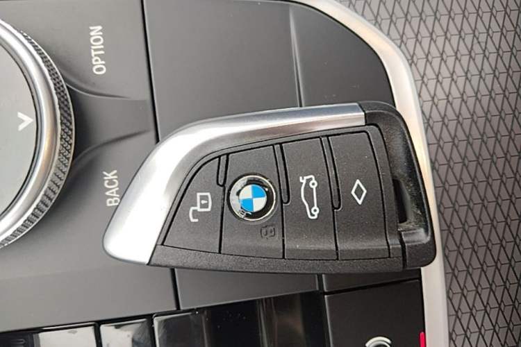 Used BMW 3 Series 2025 330Li M Sport Shadowline Package Vehicle Key
