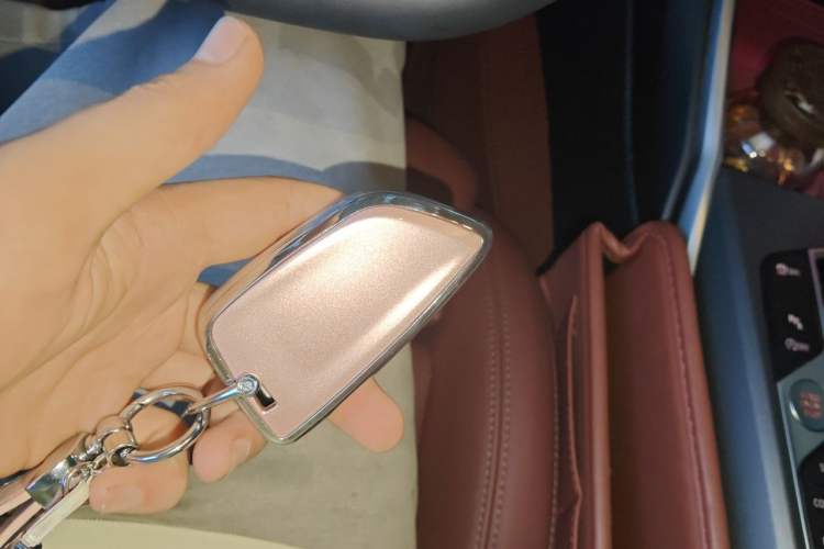 Used BMW 3 Series 2025 325i M Sport Package Vehicle Key