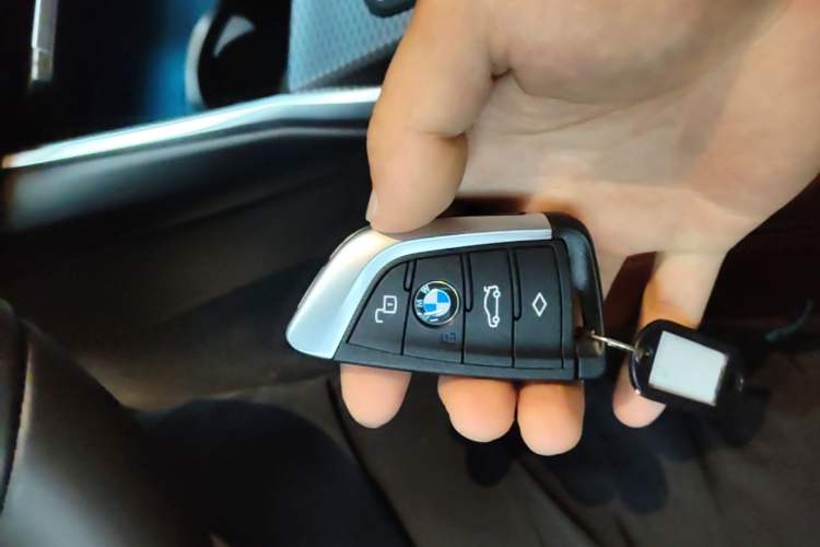 Used BMW 3 Series 2025 330Li M Sport Shadowline Package Vehicle Key