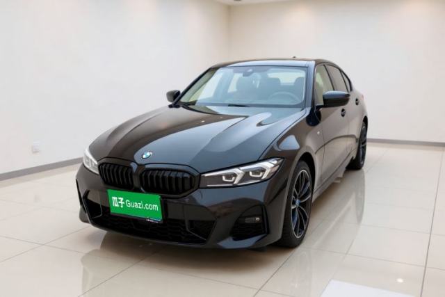 Ojetý BMW 3 Series 2025 330Li M Sport Shadowline Package
