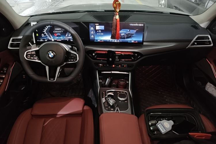 Used BMW 3 Series 2025 330Li M Sport Shadowline Package Center Console