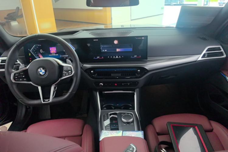 Used BMW 3 Series 2025 330Li M Sport Shadowline Package Center Console