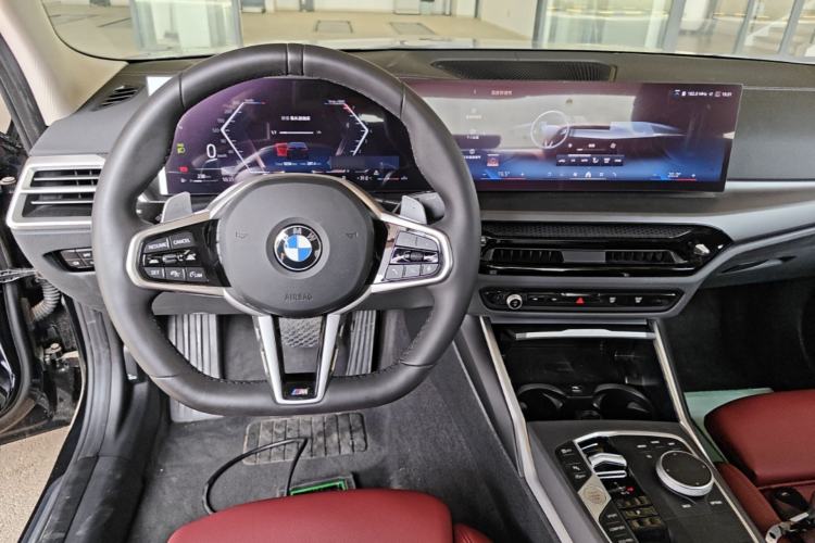 Used BMW 3 Series 2025 325i M Sport Package Center Console