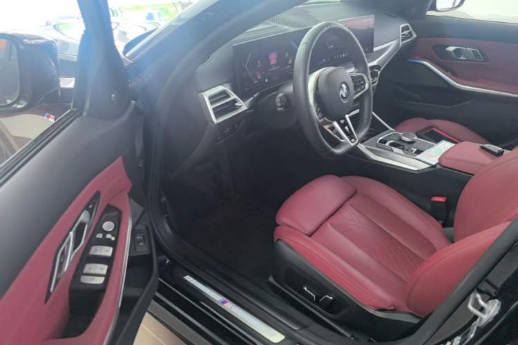 Used BMW 3 Series 2025 330Li M Sport Shadowline Package Driver Seat