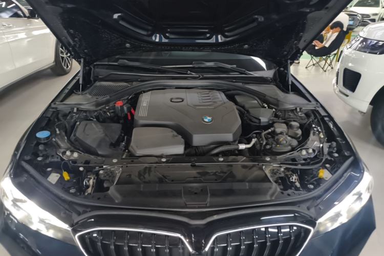 Used BMW 3 Series 2025 330Li M Sport Shadowline Package Engine Bay