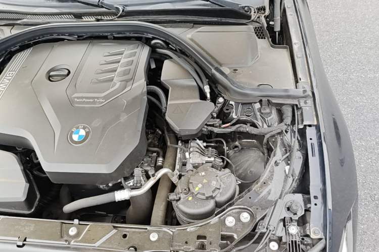 Used BMW 3 Series 2025 325i M Sport Package Engine Bay Left