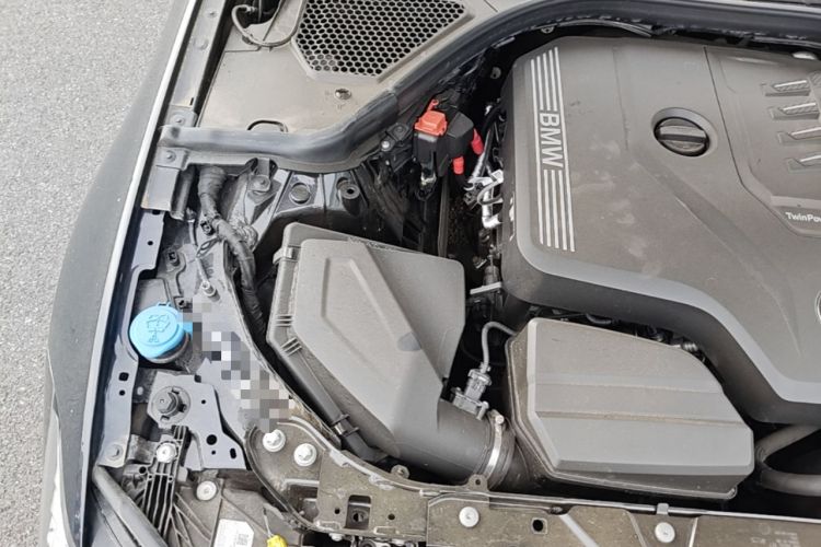Used BMW 3 Series 2025 325i M Sport Package Engine Bay Right