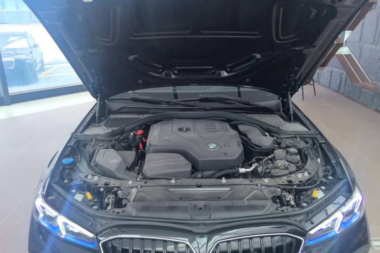 Used BMW 3 Series 2025 330Li M Sport Shadowline Package Engine Bay