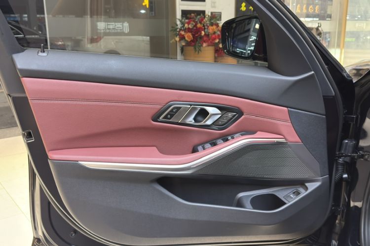 Used BMW 3 Series 2025 325Li M Sport Package Interior 7