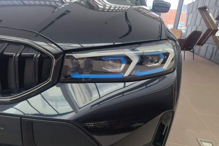 Used BMW 3 Series 2025 330Li M Sport Shadowline Package Left Front Headlight