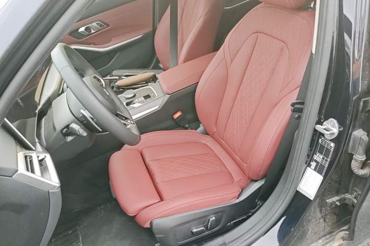 Used BMW 3 Series 2025 325i M Sport Package Left Front Seat