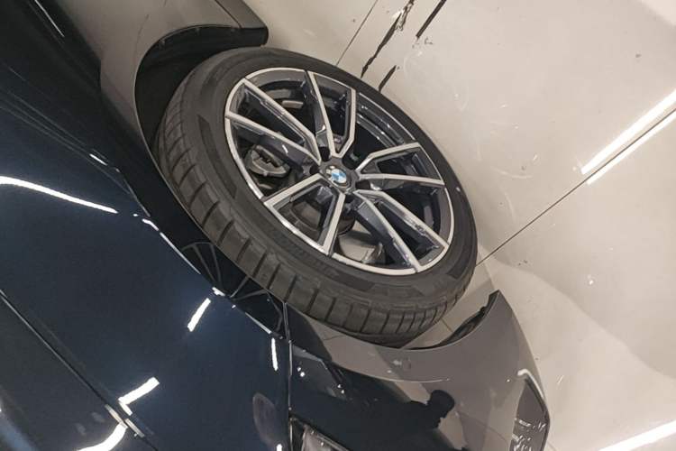 Used BMW 3 Series 2025 325Li M Sport Package Left Front Wheel Hub