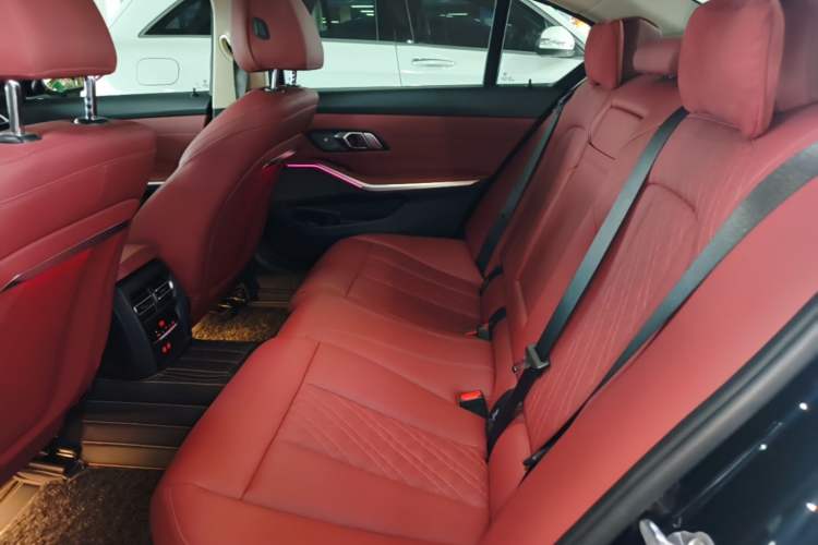 Used BMW 3 Series 2025 330Li M Sport Shadowline Package Left Rear Seat