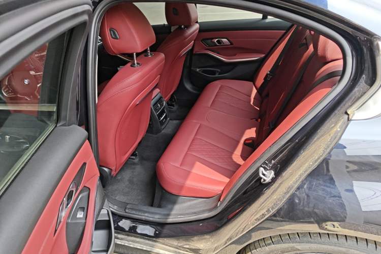 Used BMW 3 Series 2025 325i M Sport Package Left Rear Seat