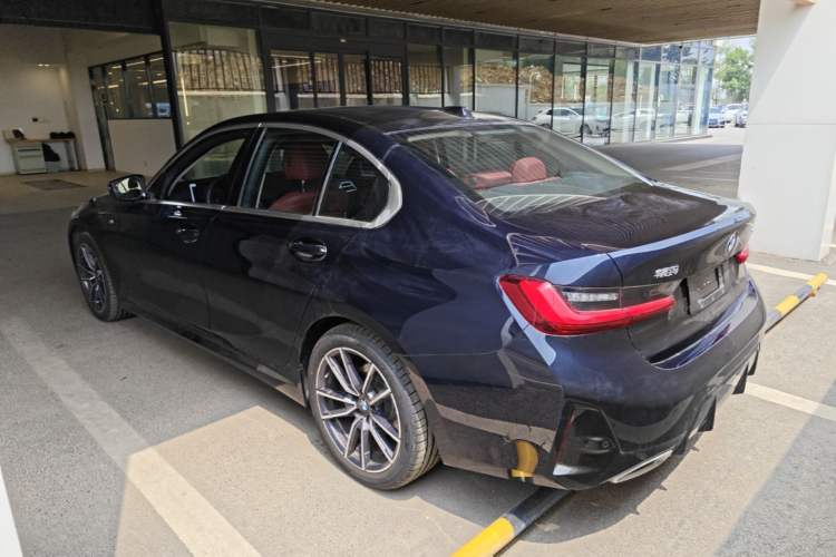 Used BMW 3 Series 2025 325i M Sport Package Rear Left 45 Deg