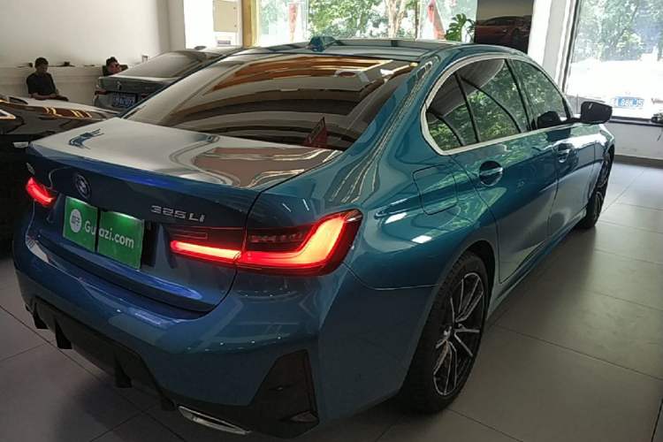 Used BMW 3 Series 2025 325Li M Sport Package Rear Right 45 Deg