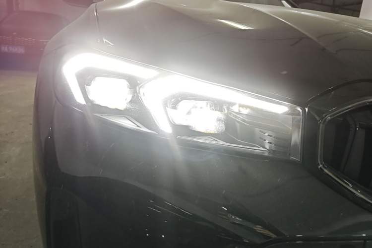 Used BMW 3 Series 2025 330Li M Sport Shadowline Package Right Front Headlight