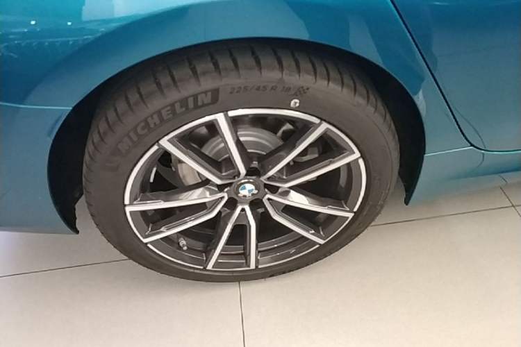 Used BMW 3 Series 2025 325Li M Sport Package Right Rear Wheel Hub