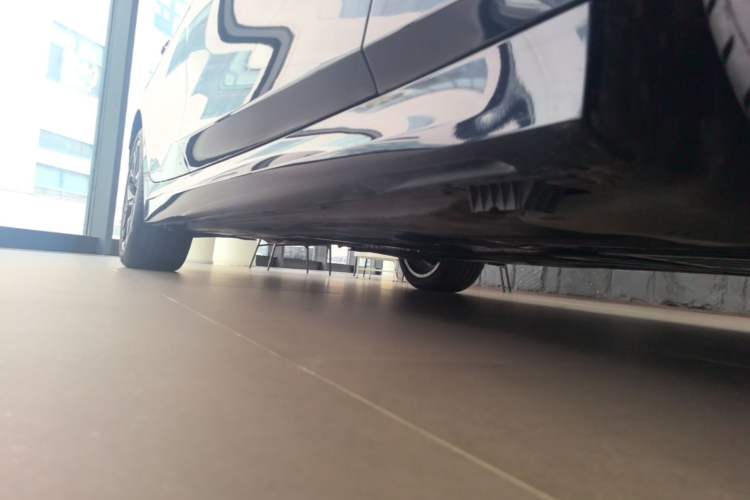 Used BMW 3 Series 2025 330Li M Sport Shadowline Package Right Side Sill