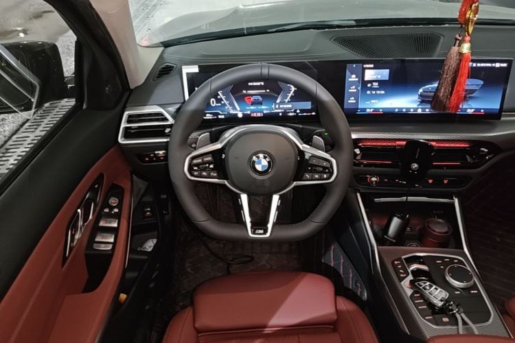 Used BMW 3 Series 2025 330Li M Sport Shadowline Package Steering Wheel