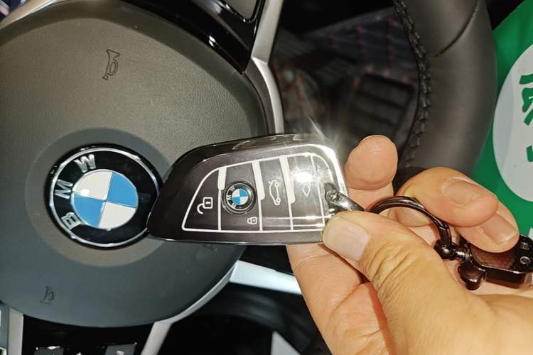 Used BMW 3 Series 2025 330Li M Sport Shadowline Package Vehicle Key