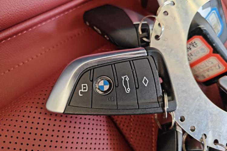 Used BMW 3 Series 2025 325i M Sport Package Vehicle Key