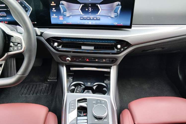 Used BMW 3 Series 2025 330Li M Sport Shadowline Package Audio And AC Panel