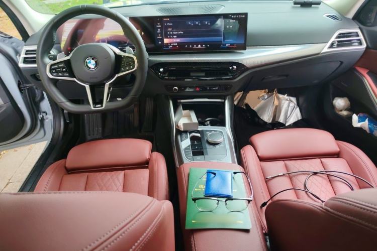 Used BMW 3 Series 2025 330Li M Sport Shadowline Package Center Console