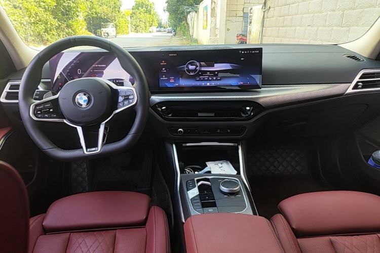 Used BMW 3 Series 2025 330Li M Sport Shadowline Package Center Console