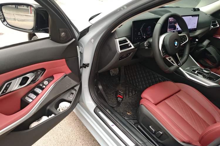 Used BMW 3 Series 2025 330Li M Sport Shadowline Package Driver Seat