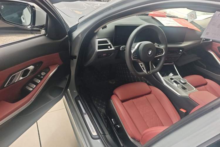 Used BMW 3 Series 2025 325i M Sport Package Driver Seat