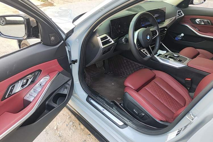 Used BMW 3 Series 2025 330Li M Sport Shadowline Package Driver Seat