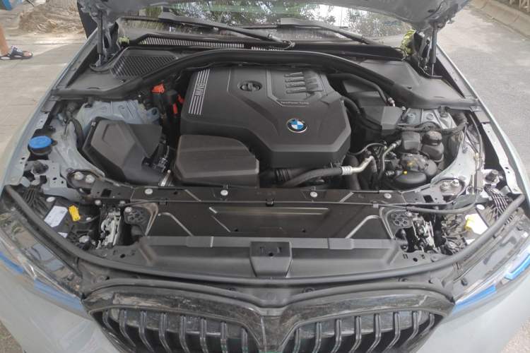 Used BMW 3 Series 2025 330Li Luxury Edition M Sport Night Edition Package Engine Bay