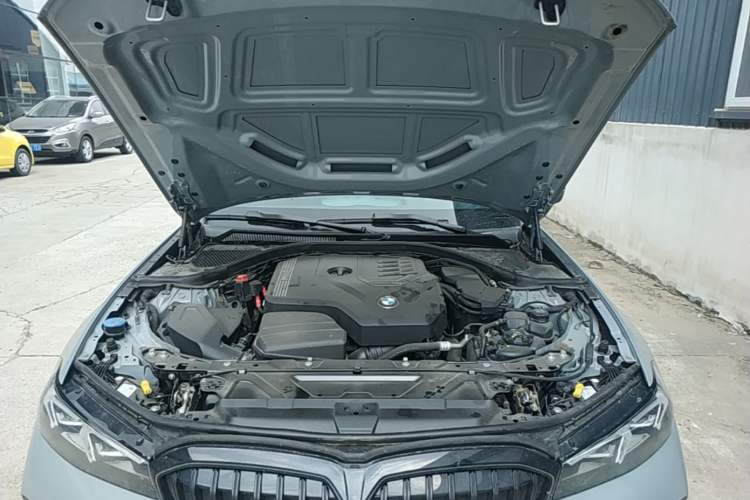 Used BMW 3 Series 2025 330Li M Sport Shadowline Package Engine Bay